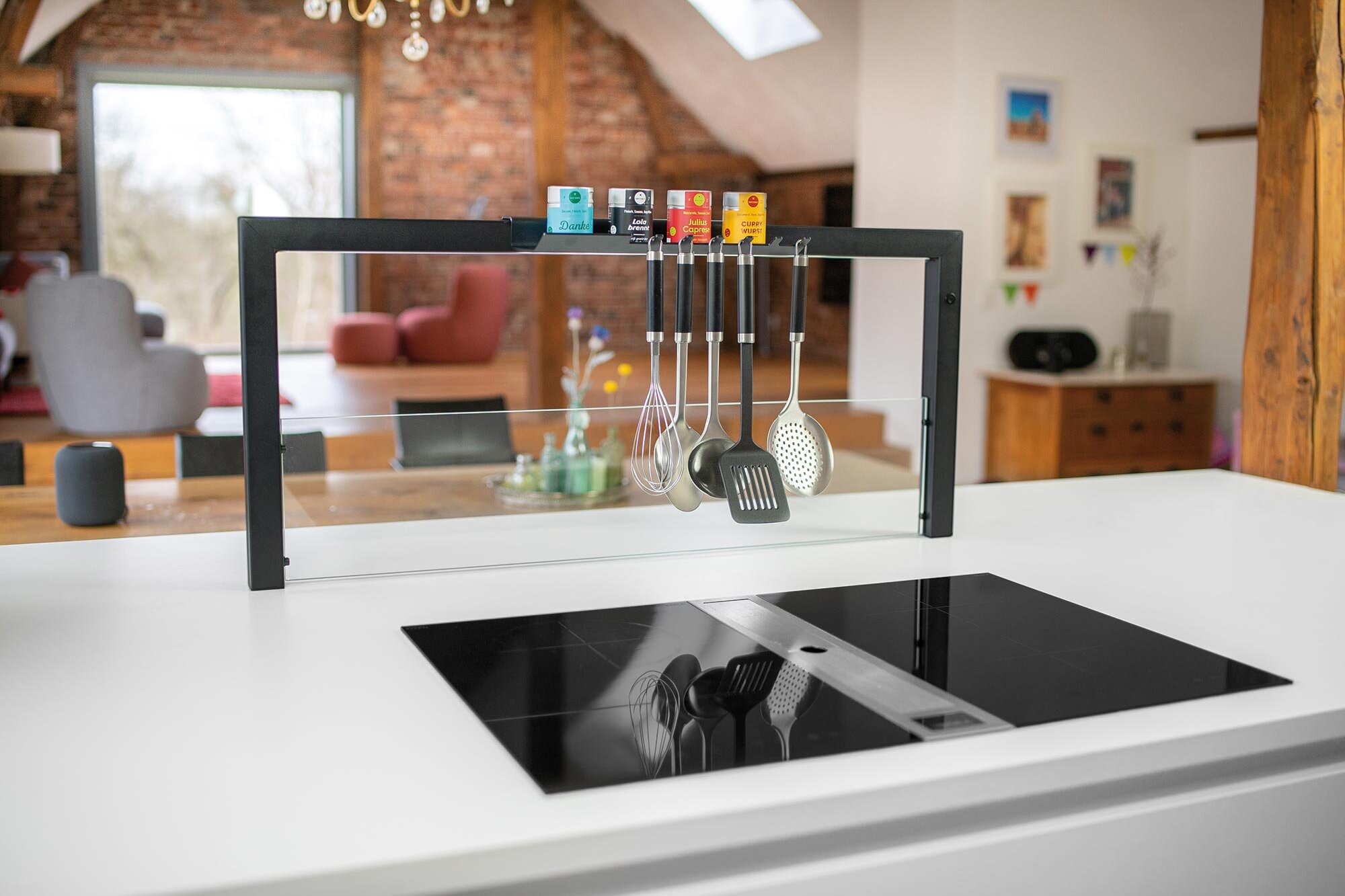 Kuhinjski otok z odlagalno površino